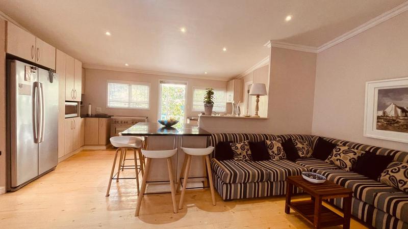 To Let 4 Bedroom Property for Rent in Keurbooms River Western Cape